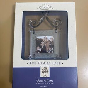 Hallmark Keepsake Family Tree Photo Holder